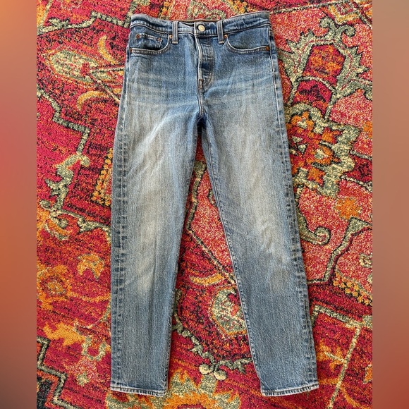 Levi’s | Women’s medium blue Premium Wedgie buttonfly jean front/back pockets 26 - Picture 9 of 16